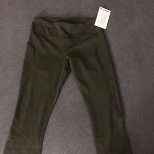 Pace rival crop 22. Lululemon. Size 8